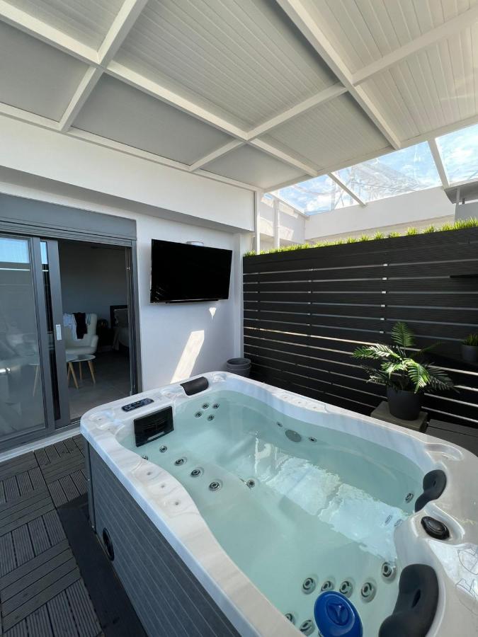 Loft Spa Greece - Enjoy Our Jacuzzi Kalamata Eksteriør billede